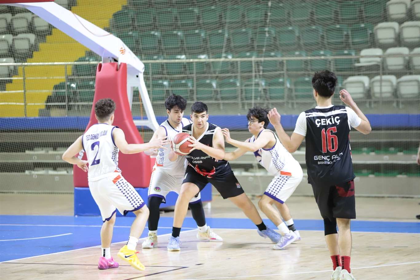 Muğla, gençlik ve spor faaliyetlerinde Türkiye 3'üncüsü oldu haberi