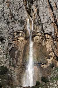 104 metrelik 'Su Uçkun Şelalesi' doğaseverlerin yeni gözdesi haberi