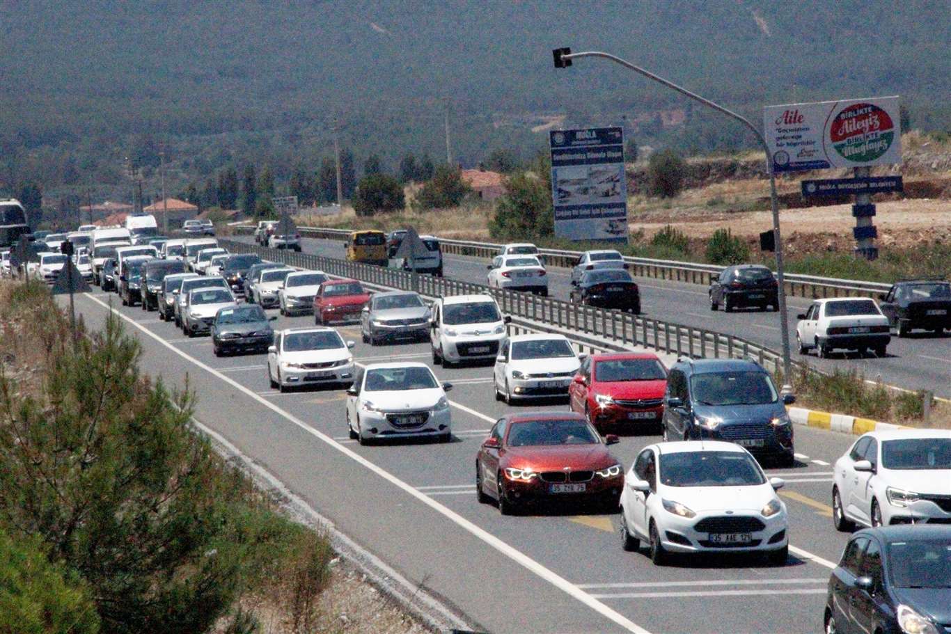Muğla'da trafiğe kayıtlı araç sayısı 727 bini aştı haberi