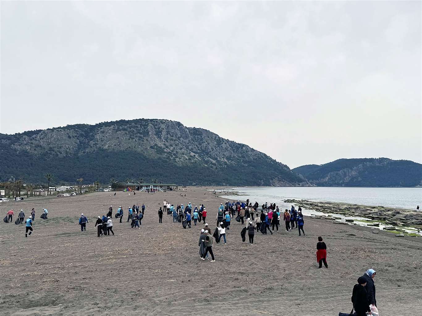    Temizlik seferberliği Kayacık Sahili'nde devam etti haberi