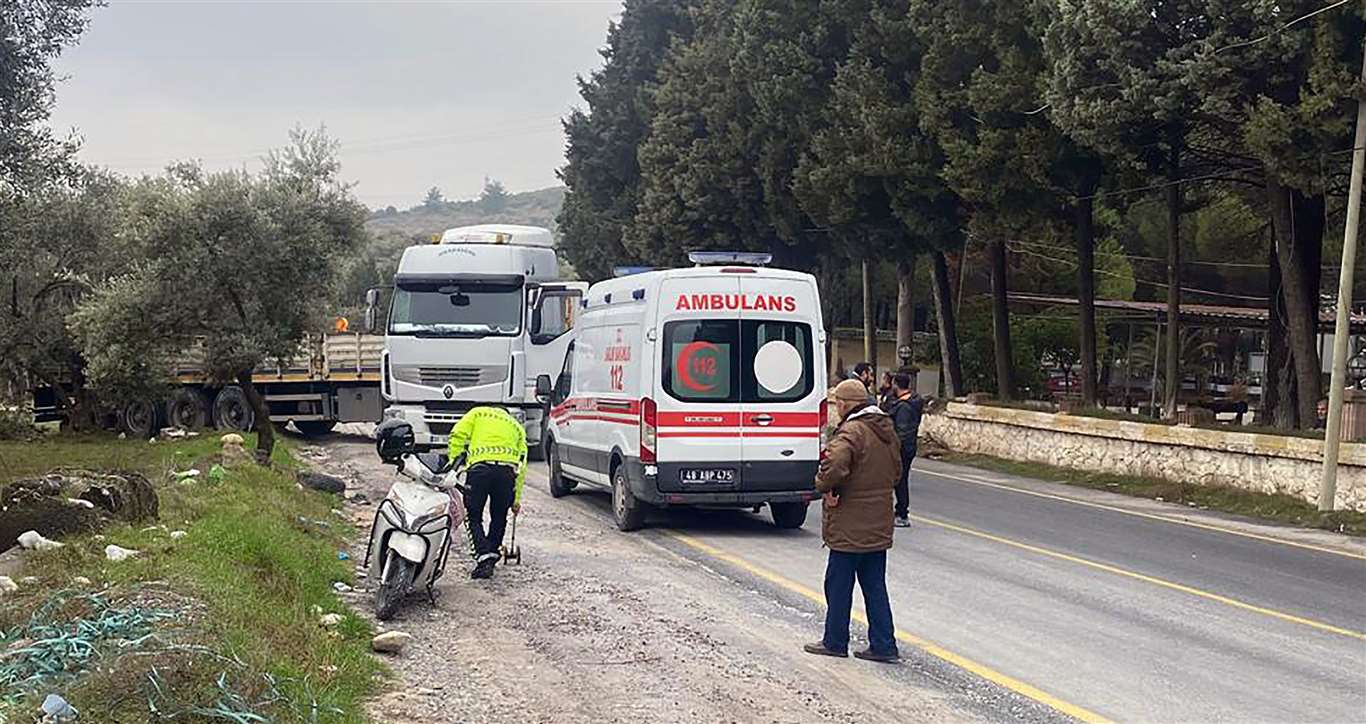       Muğla'da TIR kazası: Sürücü hayatını kaybetti haberi