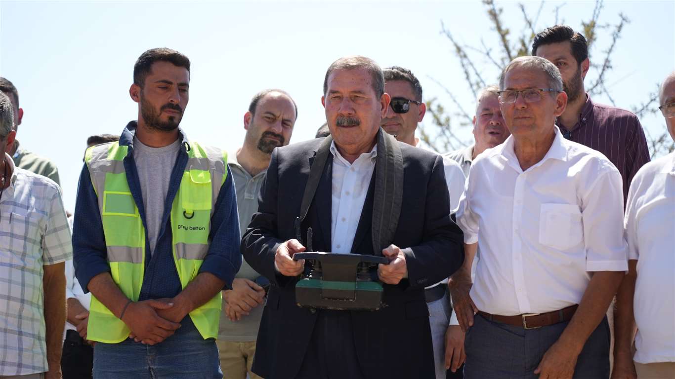 Çok amaçlı sosyal alanın temelini Başkan Topuz attı haberi