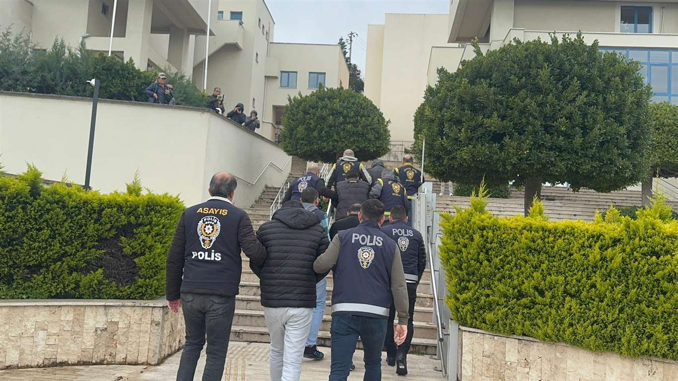 Turistleri hedef alan dolandırıcılık şüphelileri tutuklandı haberi