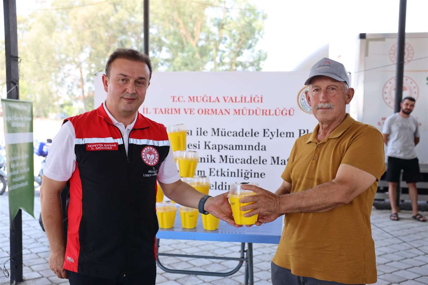Turunçgil üreticilerine 8 bin mücadele tuzağı dağıtıldı haberi