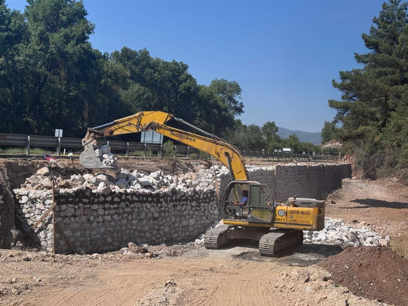       Ula Sarayyanı'nda 5 milyon liralık yol güvenliği yatırımı haberi