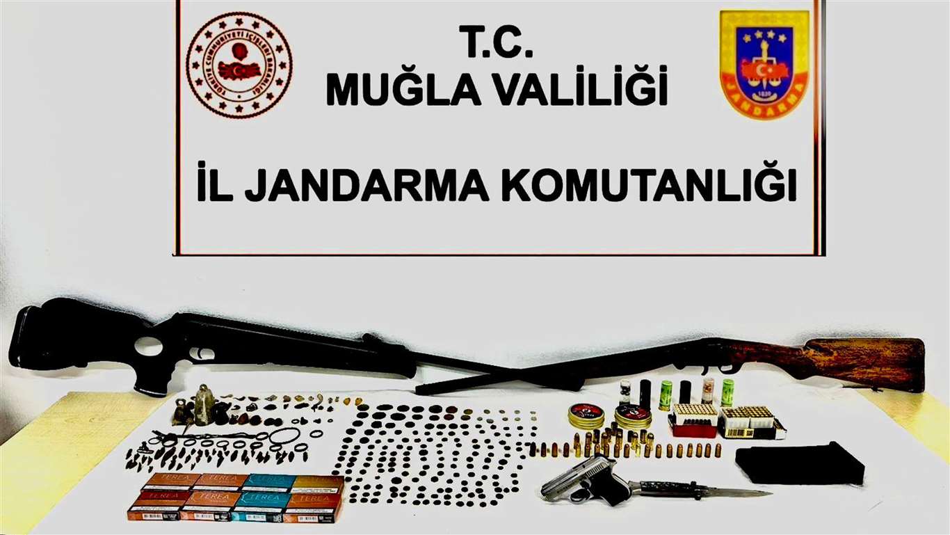 Ula'da tarihi eser ve silah operasyonu haberi