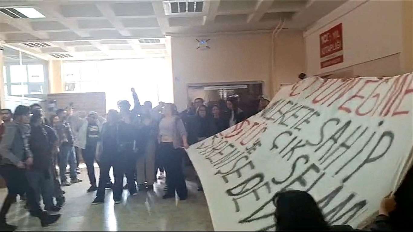 Üniversitedeki eylemde gözaltına alınan yedi kişi serbest bırakıldı haberi
