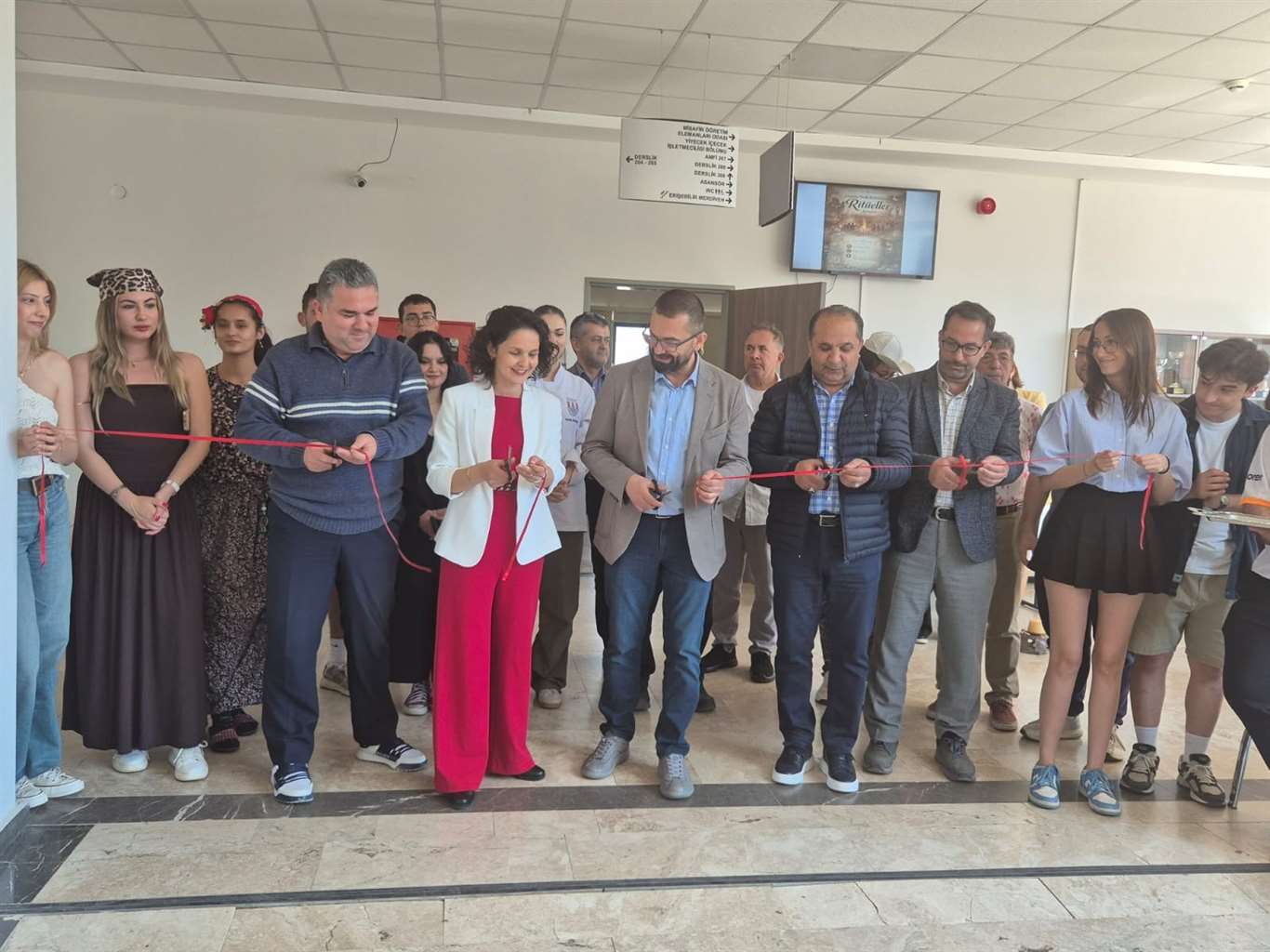 Üniversite öğrencilerinden 