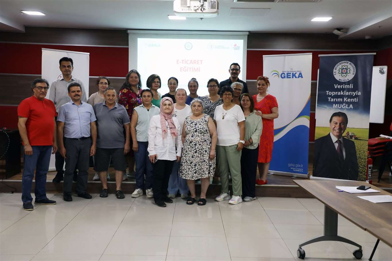    Muğlalı üreticilere dijital dönüşüm desteği: E-Ticaret eğitimi verildi haberi