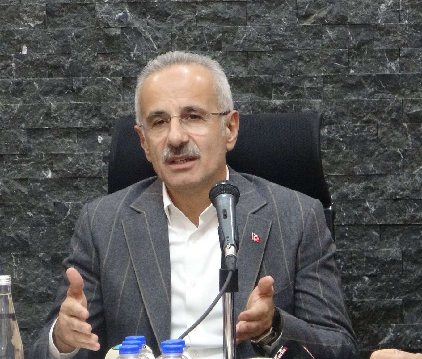    Bakan Uraloğlu: 
