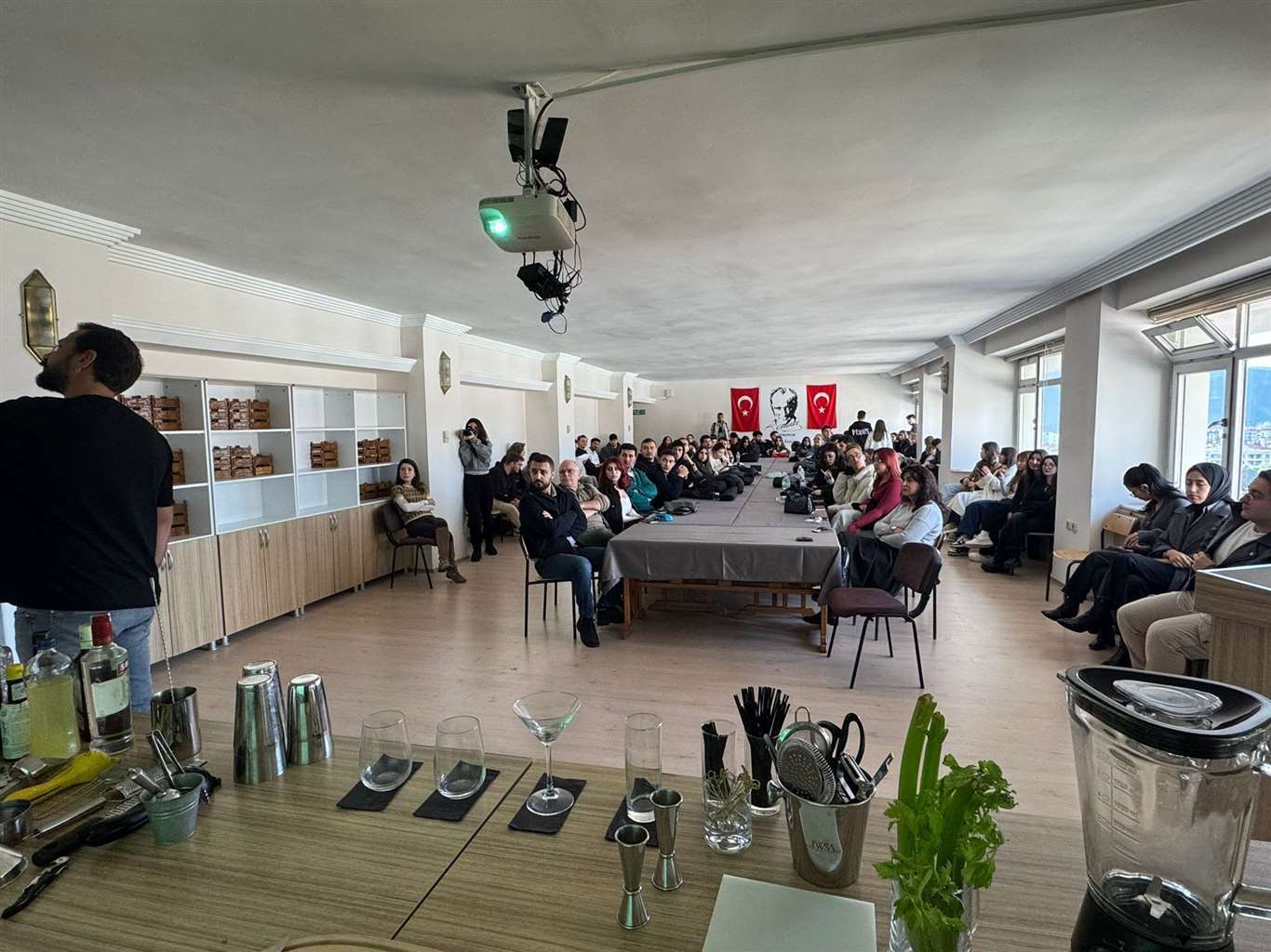  MSKÜ'de uygulamalı içecek atölyesi düzenlendi haberi