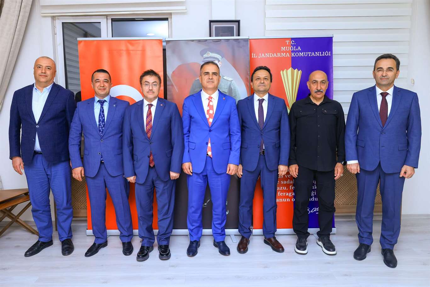 Muğla'da görev yeri değişen yargı mensuplarına veda haberi