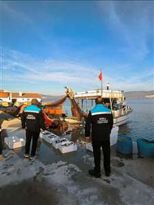  Yasak ağ ile avlanan balıklara el konuldu haberi