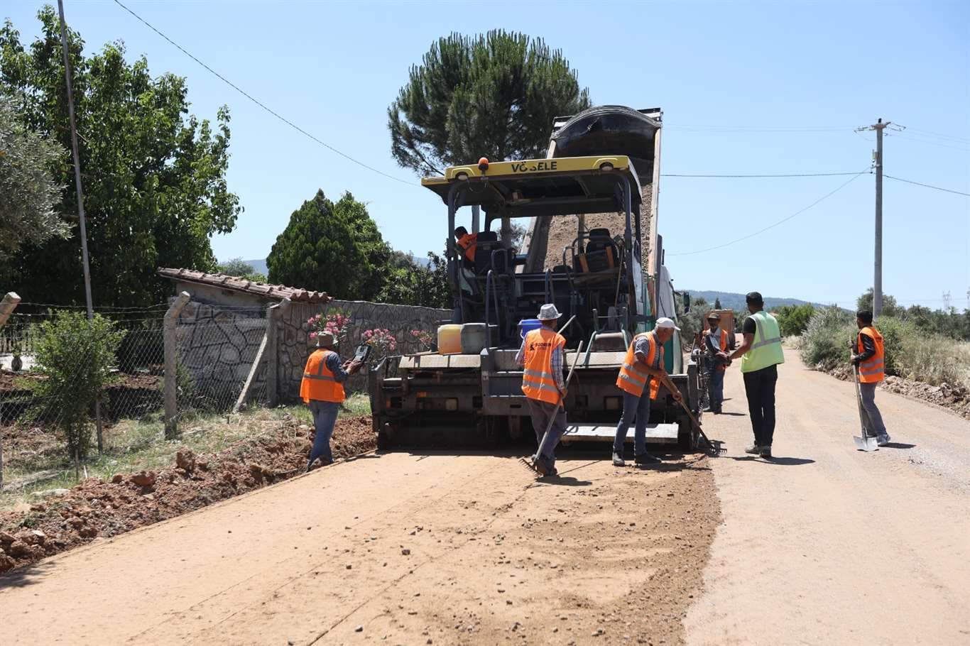 Yol çalışmasıyla 10 köyün ulaşımı rahatladı haberi