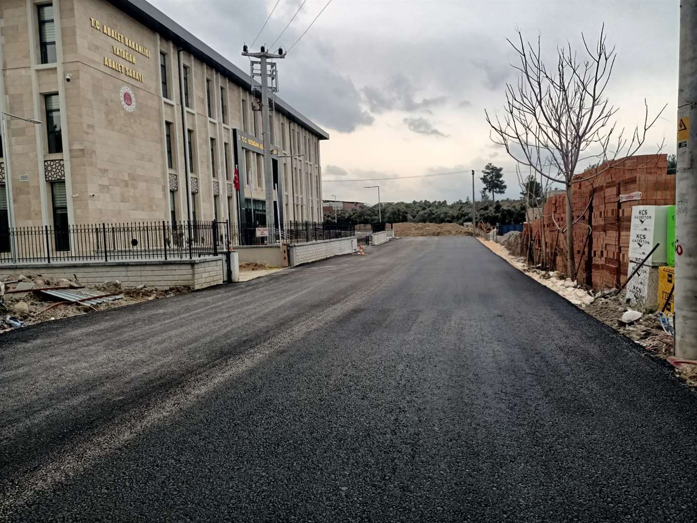 Yatağan'da yeni adalet sarayı yol tamamlandı haberi