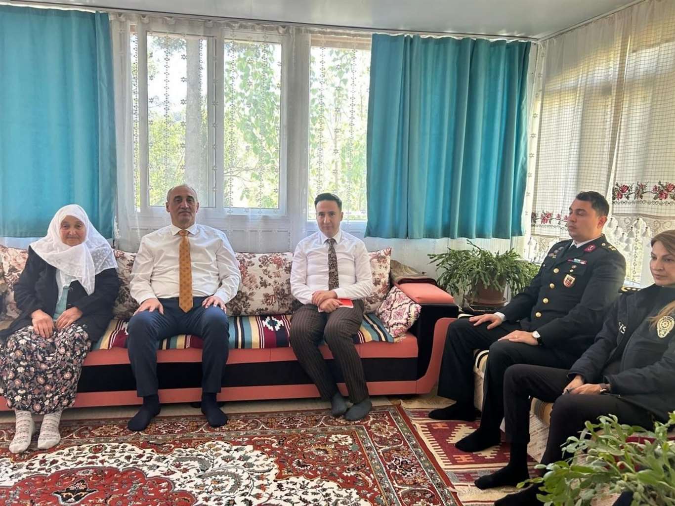 Yatağan Kaymakamı İlhan, şehit annesini unutmadı haberi