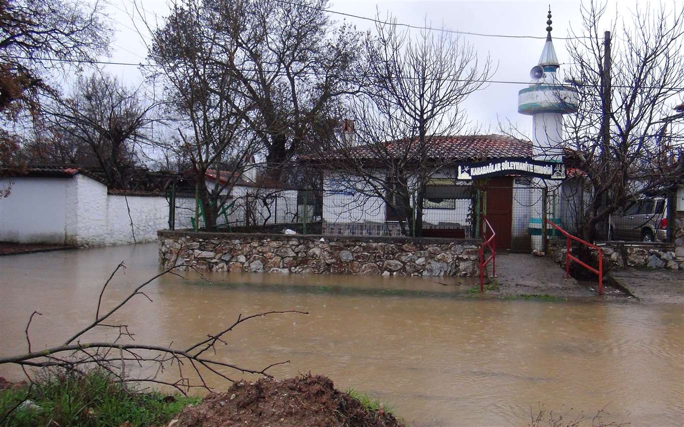          Menteşe'de yağışlar yayla yolunu kapattı haberi