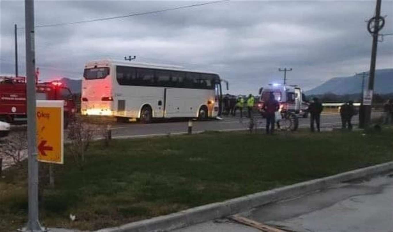        Yolcu otobüsünün çarptığı motosikletli genç hayatını kaybetti haberi