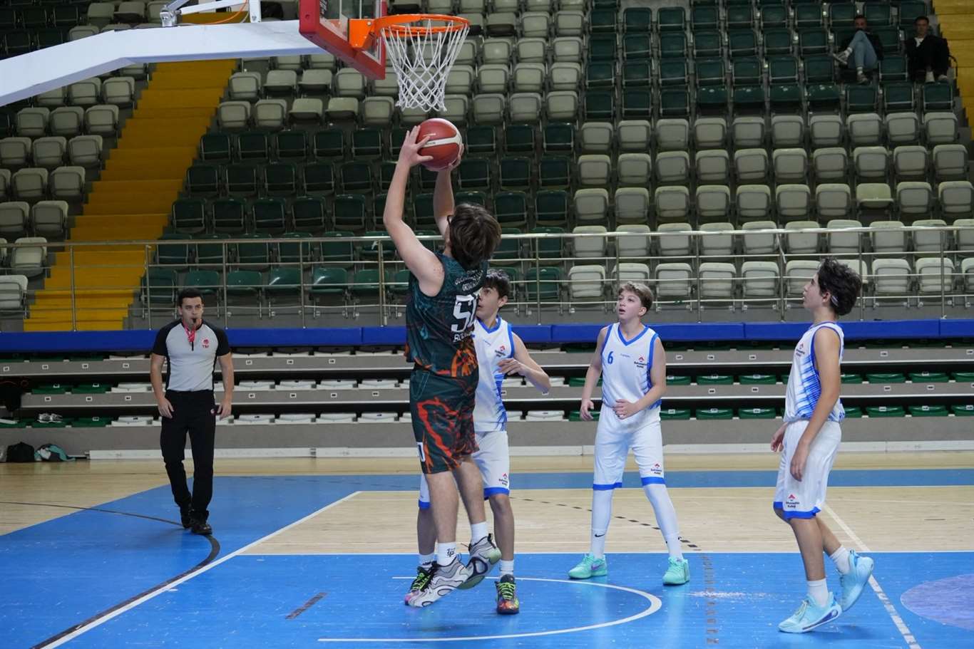 Menteşe'de yıldızlar parkede haberi