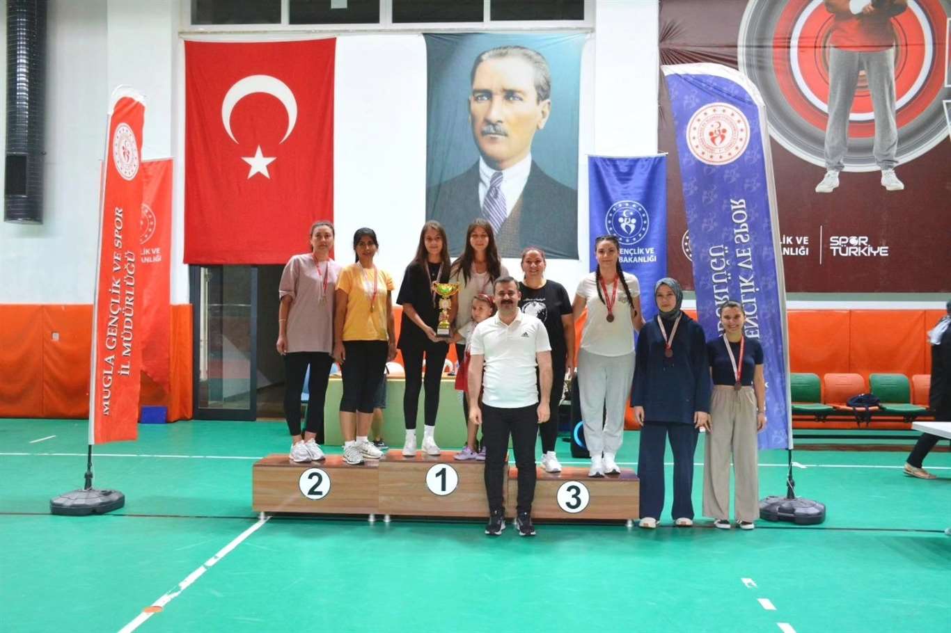 Köyceğiz'de Zafer Kupası Floor Curling turnuvası tamamlandı haberi